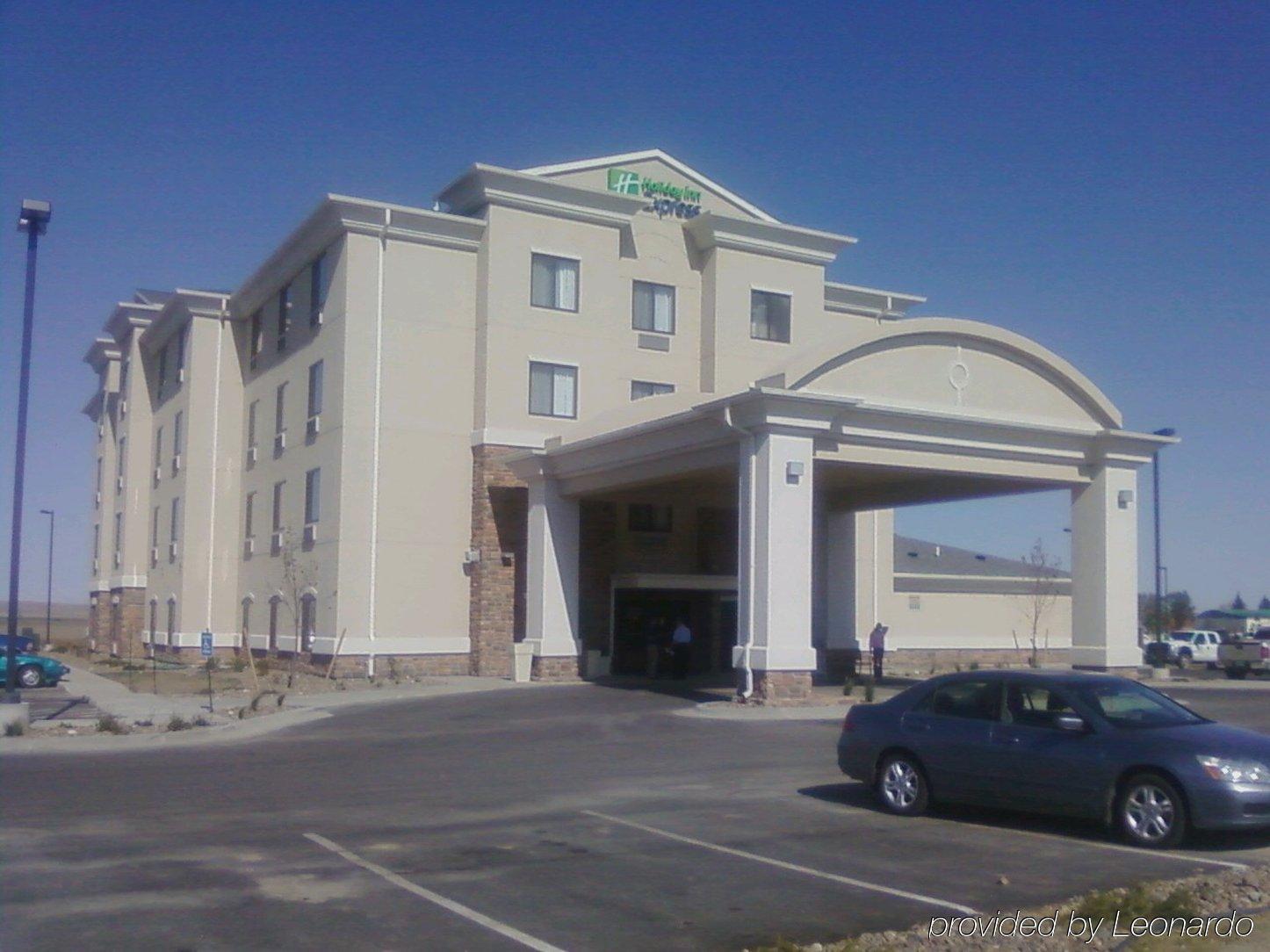 Holiday Inn Express & Suites Sidney By Ihg Exterior foto